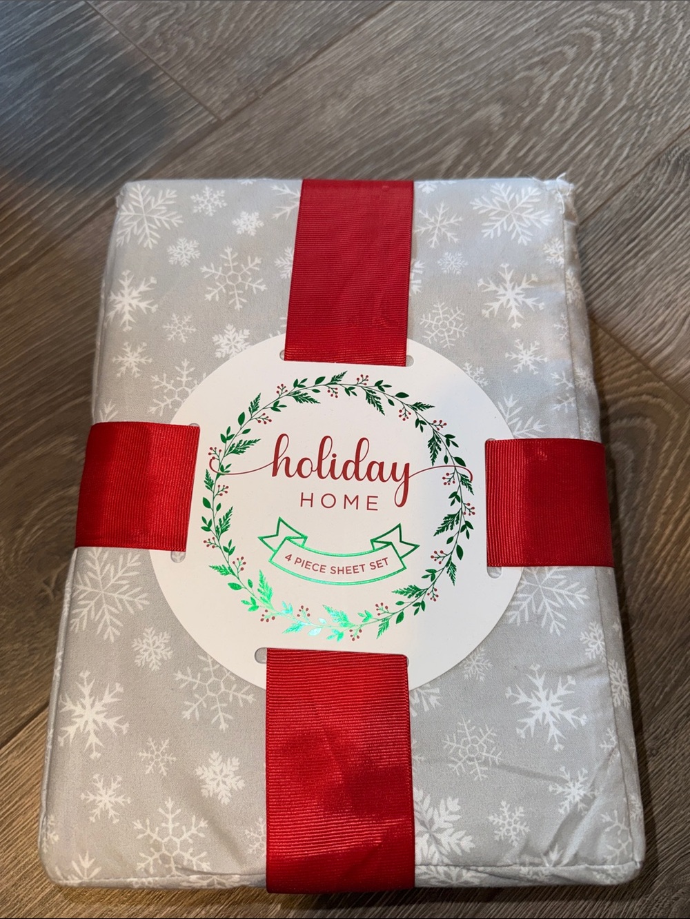 Holiday Home Grey Snowflake Queen Size Sheet and Pillowcase Set